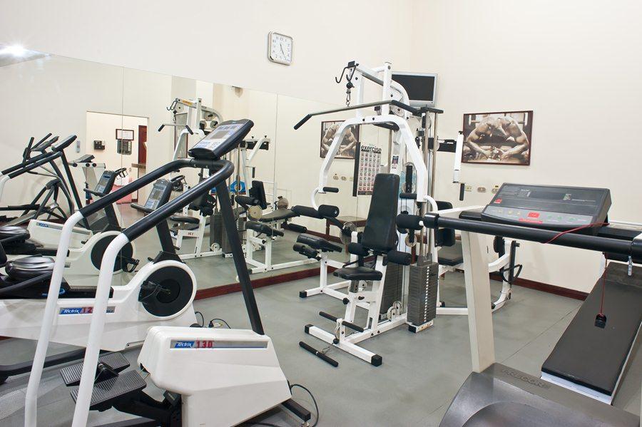 Hotel Dann Carlton Bogotá Einrichtungen foto A typical gym